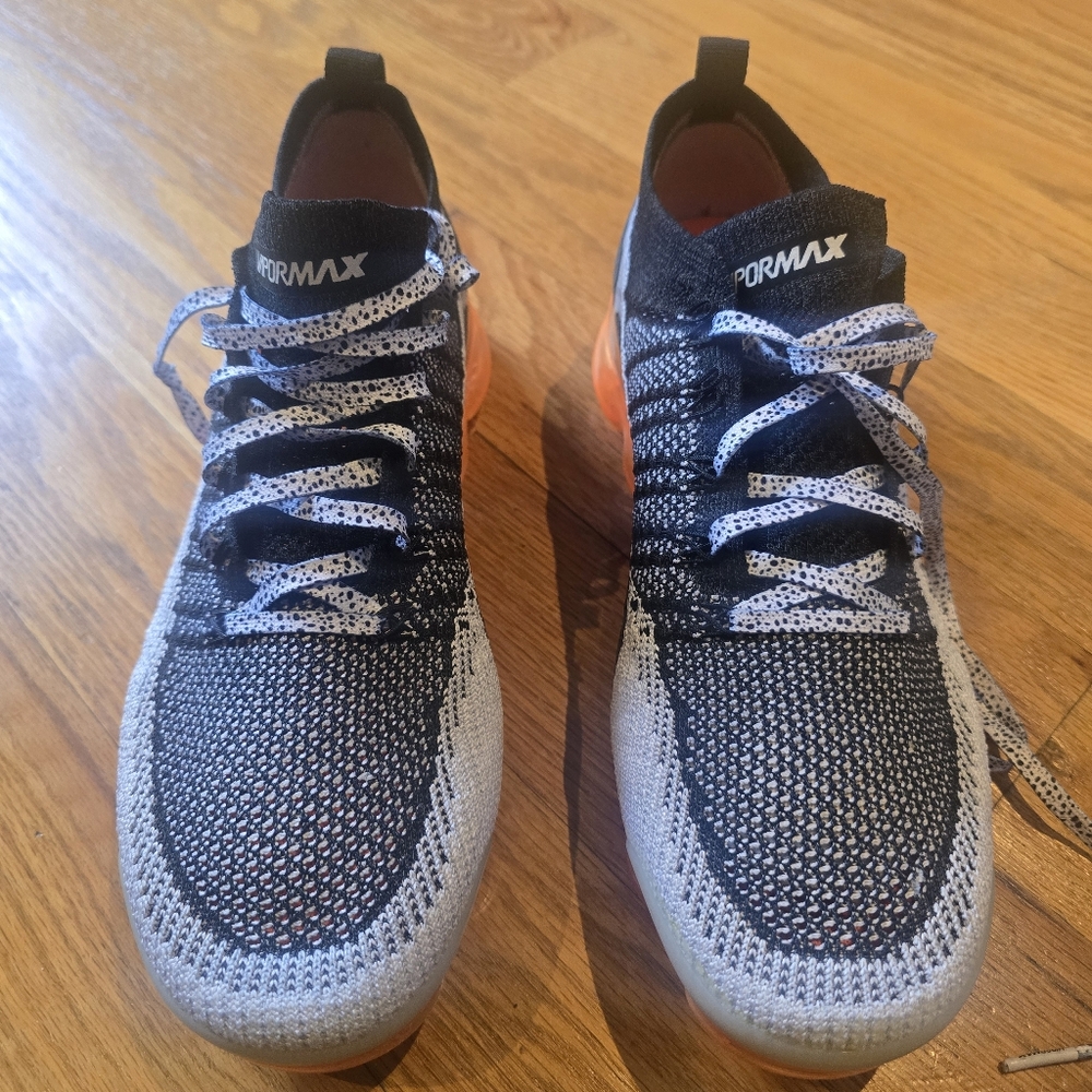 NWT Nike Air Vapormax Flyknit Sneakers - Picture 2 of 6